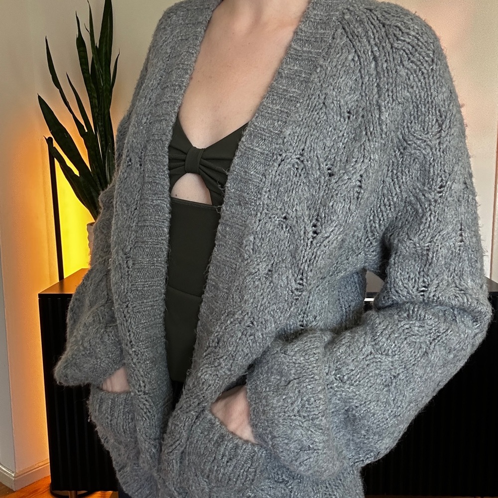 Abercrombie & Fitch Gray Cardigan with Shawl Collar and Relaxed Fit
